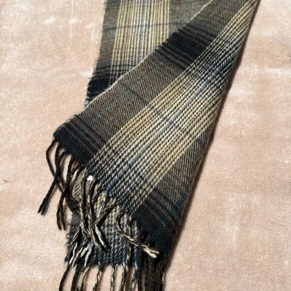 Scarf gray black brown plaid fringe no brand or material tag academic - Picture 7 of 7